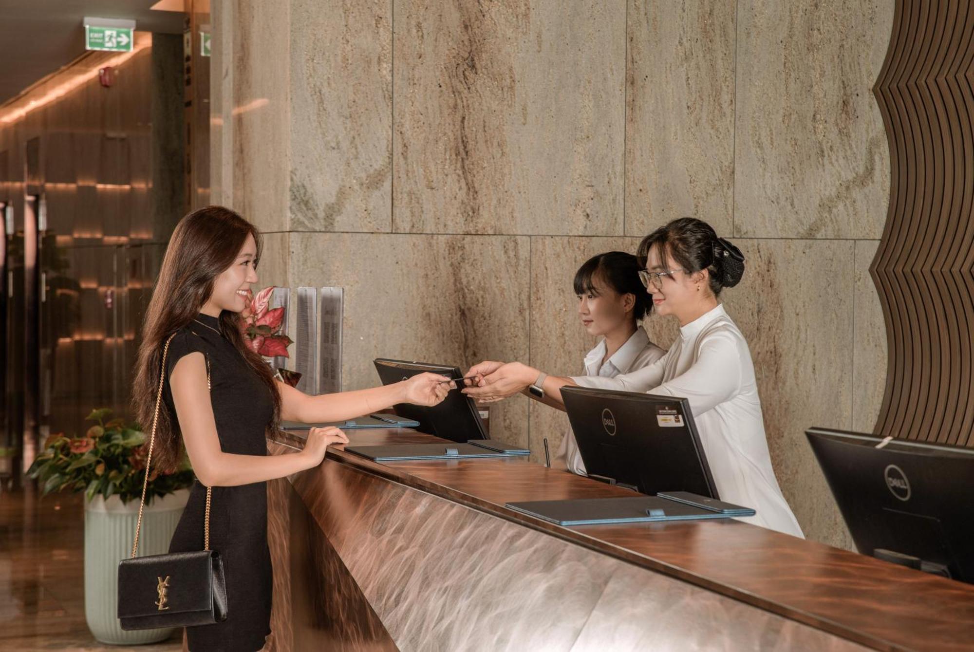 Awaken Da Nang Hotel Buitenkant foto