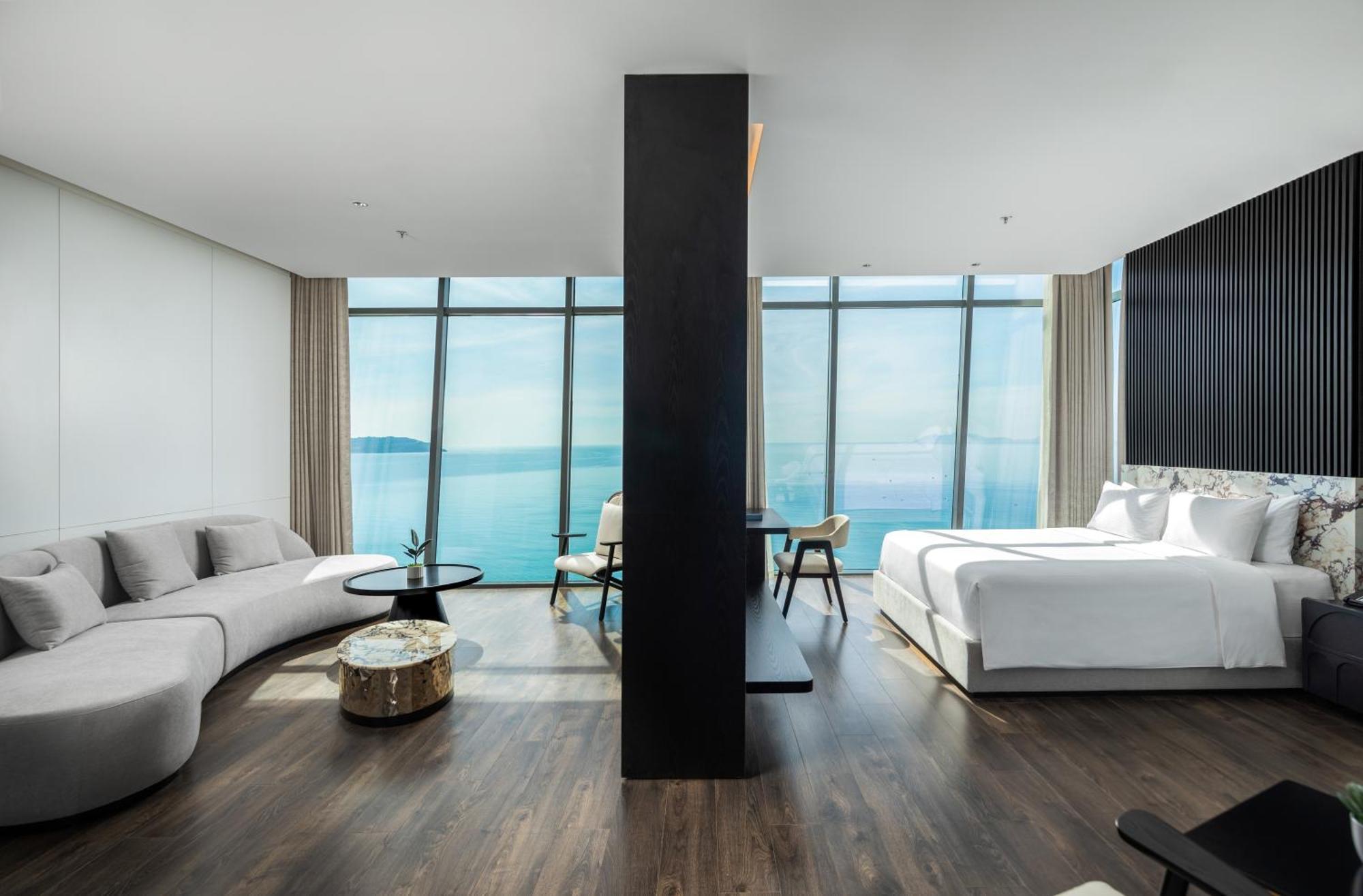 Awaken Da Nang Hotel Buitenkant foto