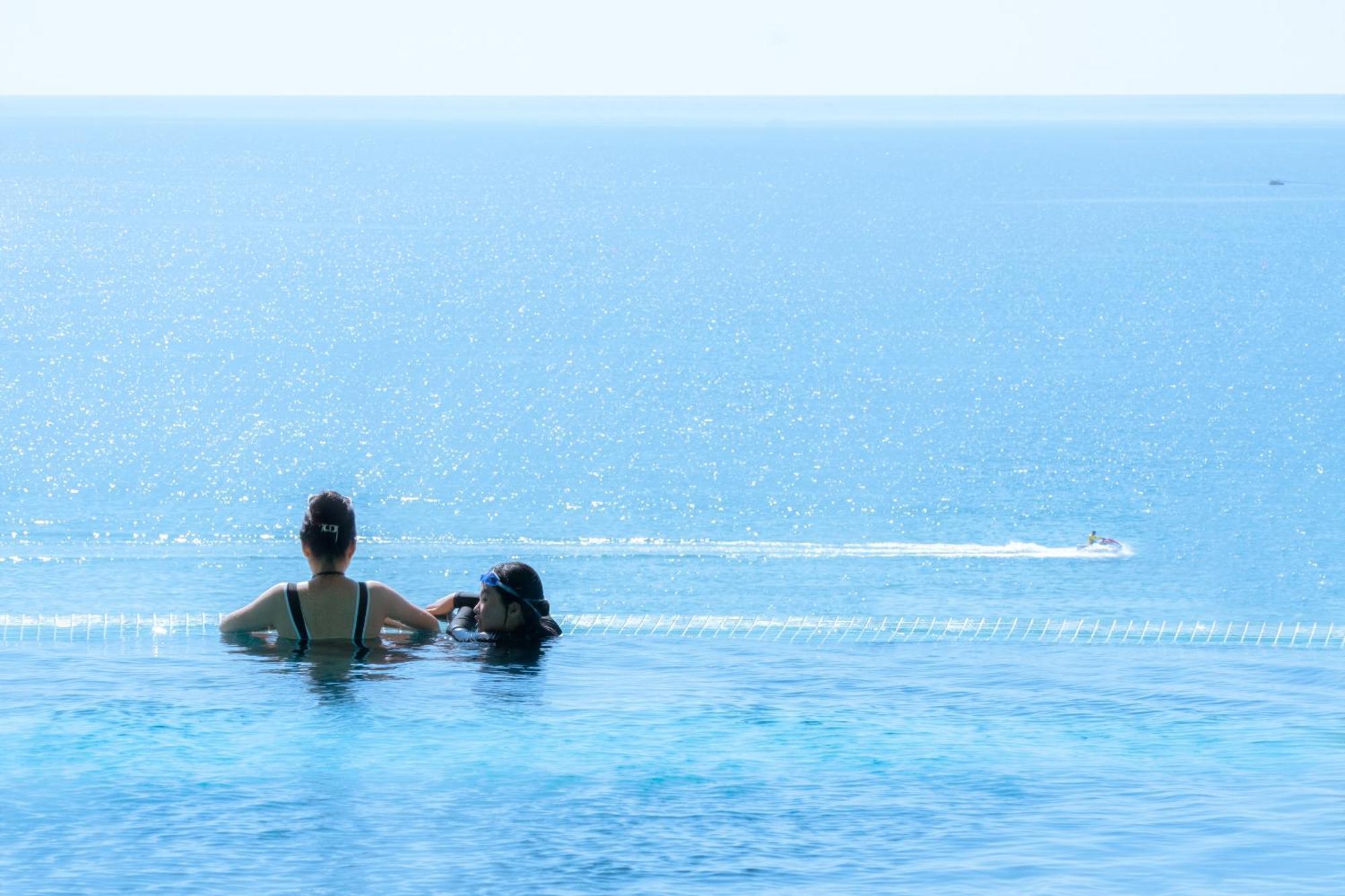 Awaken Da Nang Hotel Buitenkant foto